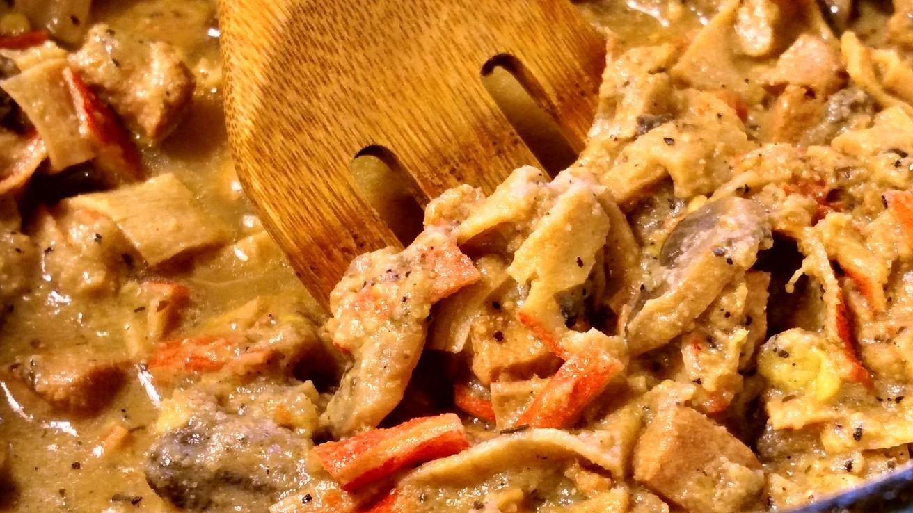 homemade tuna noodle casserole feature image