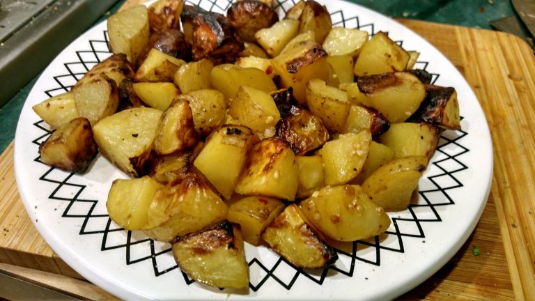 Garlic Roasted Potatoes in oven recipe