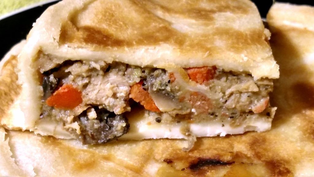 meals with tuna steak sides with pot pie closeup slice